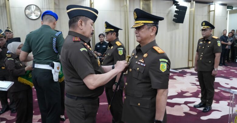 Pelantikan N Rahmat R. sebagai Kajati Sulteng oleh Jaksa Agung ST Burhanuddin, Jakarta, 16 Juli 2025. (Foto: IST)