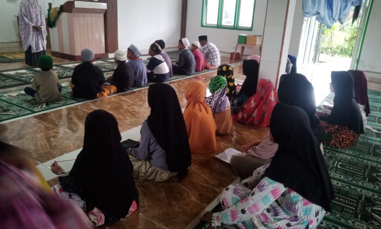 Ilustrasi : Aktivitas belajar mengaji Anak-anak di Lindu (Foto: Interkini)
