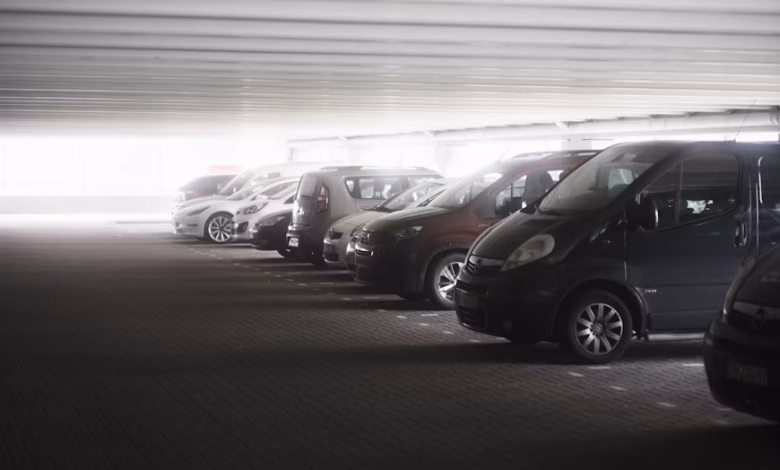 Ilustrasi: Kendaraan di kawasan parkiran. (Foto: Unsplash)