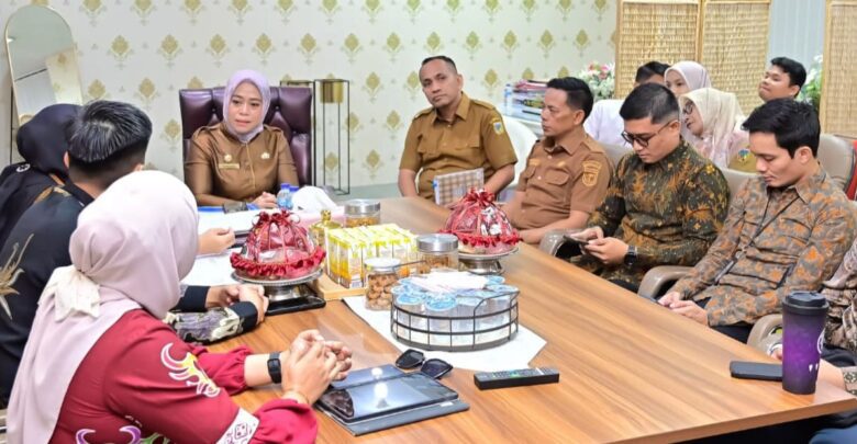 Sekda Sulawesi Tengah Novalina bersama tim BPK RI dan OPD saat entry meeting pemeriksaan kinerja OPD di Palu.