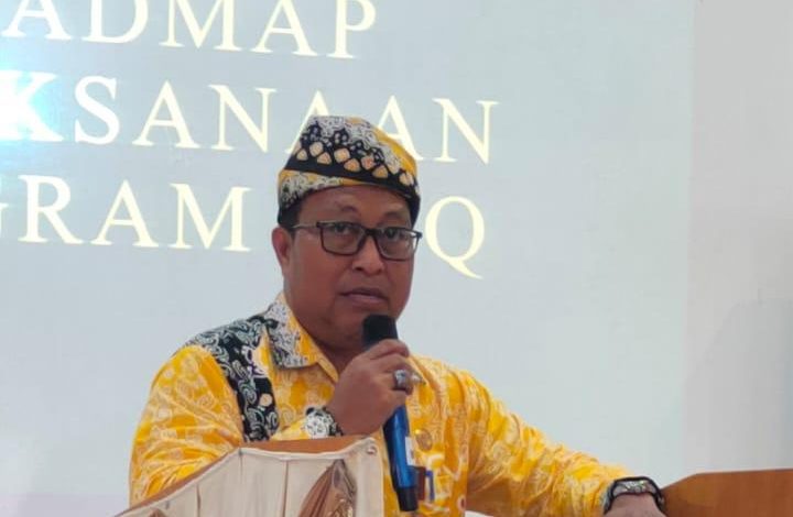Kabid Dikdas Disdik Kota Tarakan Kamal SH M Pd saat menyampaikan pandangan tentang Program Tuntas Baca Qur’an (TBQ).