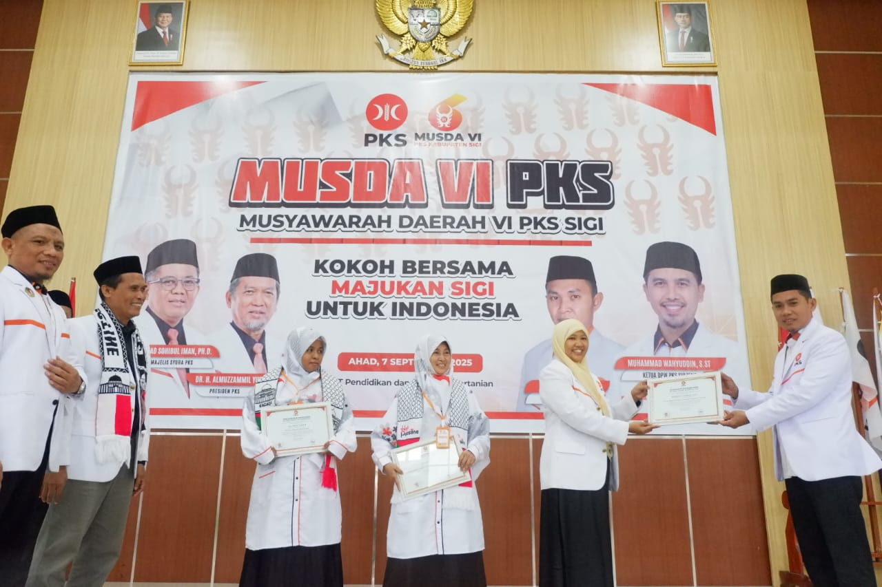 Hikma Ladjiji menerima Piagam Penghargaan PKS Award di Musda VI PKS Kabupaten Sigi, 7 September 2025. Ia dinominasikan sebagai Ketua DPD Perempuan Pertama di Sulawesi Tengah. Penghargaan diserahkan langsung oleh Wakil Ketua Fraksi PKS DPRD Provinsi Sulteng, Takwin.