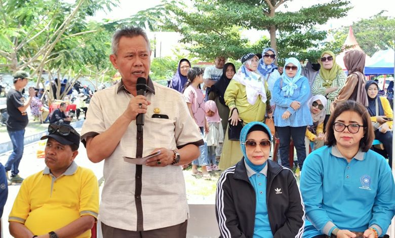 Bupati Sigi, Mohammad Rizal Intjenae, S.Sos., M.Si.,saat memberikan sambutan dikegiatan Festival Uta Dada di Taman Asmaul Husna, Kecamatan Marawola, Ahad (21/9/2025).