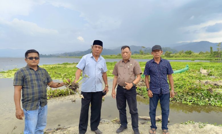 Anggota Komisi II DPRD Sigi, Fadlin bersama Abdul Jalil, SP, melakukan kunjungan kerja ke Kecamatan Lindu, Jumat (26/9/2025).