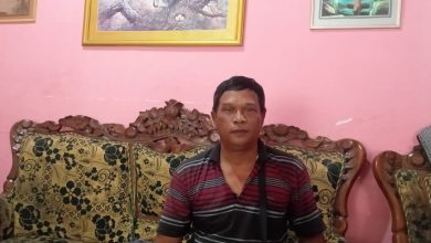 Bambang Irawan saat ditemui di kediamannya, Senin (5/1/2026) (Foto : a6/INTERKINI.CO)