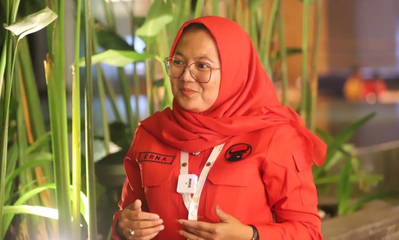 Anggota DPRD Lamongan Fraksi PDI Perjuangan, Erna Sujarwati