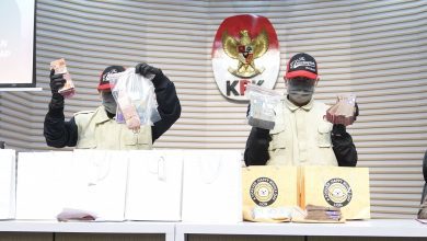 KPK melakukan operasi tangkap tangan (OTT) di lingkungan Pemerintah Kabupaten Cilacap. (Foto: Dok KPK)