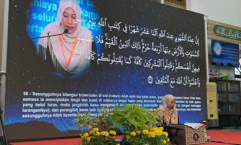 Sunarti Larisa, qori’ah asal Sulawesi Tengah yang mengharumkan Indonesia di ajang tilawah Al-Quran dunia di Malaysia.