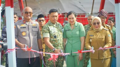 Pangdam XXIII/Palaka Wira, J. Binsar Parluhutan Sianipar, meresmikan Jembatan Garuda di Desa Bonda, Kecamatan Papalang, Kabupaten Mamuju, Sulawesi Barat, Senin, 9 Maret 2026.