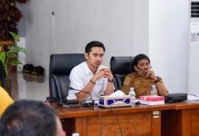 Wakil Ketua II DPRD Sigi, Ikra Ibrahim, memimpin rapat Badan Musyawarah (Banmus) di Aula Utama DPRD Sigi, Senin, 13 April 2026. (Foto: IK/Interkini.co)