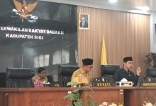Rapat Paripurna Ke-Tujuh DPRD Sigi, Selasa (14/4/2026), saat fraksi-fraksi menyampaikan pandangan umum atas Raperda Pajak Daerah dan Retribusi Daerah.