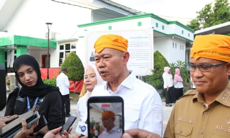 Bupati dan Wakil Bupati Sigi saat berada di Sentra Nipotowe, Desa Kalukubula, Kecamatan Sigi Biromaru, Kabupaten Sigi. (Foto: Sk/IN)