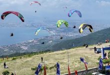 Sejumlah atlet paralayang mengikuti Gubernur Cup International Paragliding Cross Country (IPXC) 1st Series Salena 2026 di Bukit Salena, Sabtu (25/4/2026).((Foto: IST)