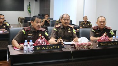 Kejati Sulteng memimpin ekspose penghentian penuntutan dua perkara Morowali dan Parigi Moutong melalui restorative justice.