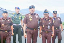 Jaksa Agung RI ST Burhanuddin tiba dalam kunjungan kerja ke Kejaksaan Negeri Sigi, Sulawesi Tengah, didampingi Kepala Kejati Sulawesi Tengah, Kepala Kejari Sigi, jajaran Kejaksaan, dan unsur pengamanan.