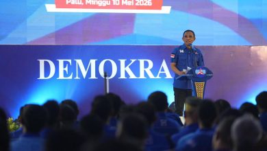 Ketua DPD Partai Demokrat Sulawesi Tengah Anwar Hafid menyampaikan pidato politik saat Musda V Demokrat Sulteng di Palu, Minggu (10/5/2026), sebagai bagian konsolidasi menuju Pemilu 2029.