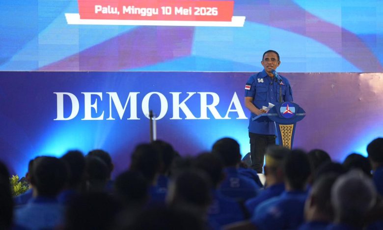 Ketua DPD Partai Demokrat Sulawesi Tengah Anwar Hafid menyampaikan pidato politik saat Musda V Demokrat Sulteng di Palu, Minggu (10/5/2026), sebagai bagian konsolidasi menuju Pemilu 2029.