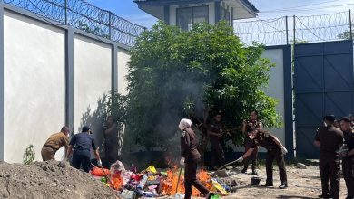 Kejaksaan Tinggi Sulawesi Tengah memusnahkan 3,2 juta batang rokok ilegal di Rupbasan Palu, hasil perkara kepabeanan dan cukai yang telah inkracht di Sulawesi Tengah.