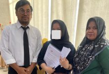 LBH-R melaporkan dugaan pelanggaran WOM Finance ke OJK di Kota Palu terkait penarikan dan lelang motor nasabah tanpa pemberitahuan resmi.