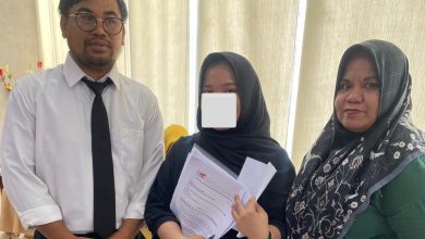 LBH-R melaporkan dugaan pelanggaran WOM Finance ke OJK di Kota Palu terkait penarikan dan lelang motor nasabah tanpa pemberitahuan resmi.