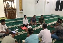 Pengurus dan Panitia Masjid Al-Madaniyah Kota Tarakan saat menggelar rapat pemantapan persiapan pelaksanaan qurban Idul Adha 1447 Hijriah/2026 Masehi. (Foto: ss/INTERKINI.CO)