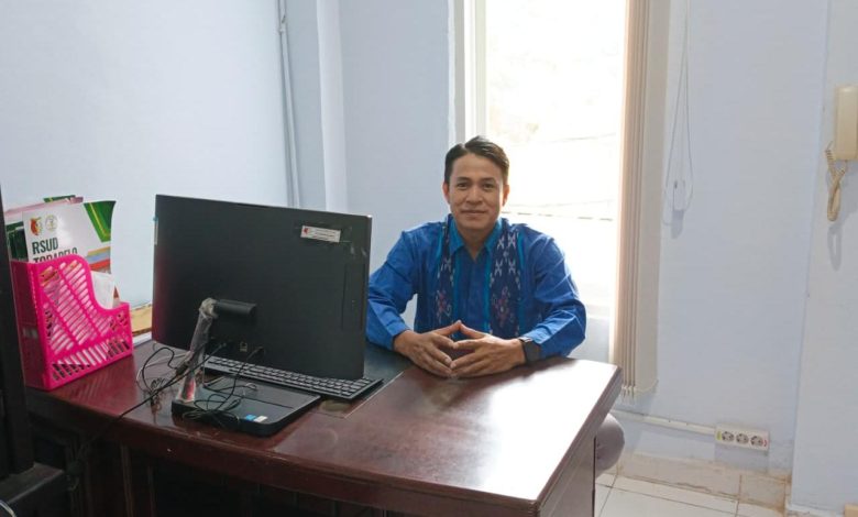 Humas RSUD Tora Belo Sigi, Aminuddin Beta, memberikan klarifikasi terkait keberangkatan Direktur RSUD Tora Belo untuk mengikuti pendidikan peningkatan kompetensi di Surabaya, Jawa Timur.