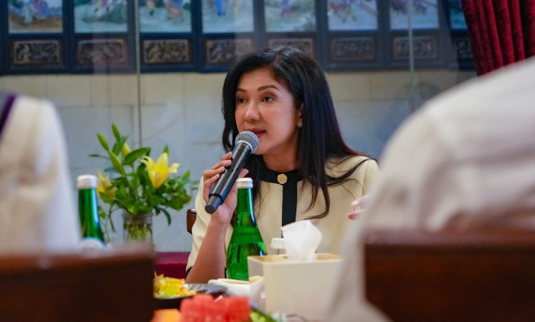 Fifi Aleyda Yahya saat sosialisasi PP Tunas kepada Puteri Indonesia 2026 di Jakarta, Senin (15/6/2026). (Foto: Agus Siswanto/InfoPublik)
