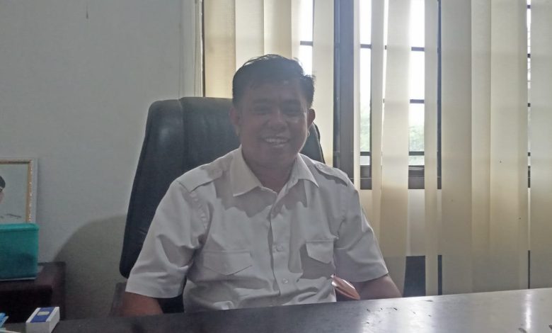Kepala BKPSDMD Kabupaten Sigi, Syafrudin, menjelaskan pengisian kekosongan jabatan Dinas Peternakan Sigi melalui penunjukan pelaksana tugas Kepala Dinas dan Sekretaris Dinas. (Foto: a6/INTERKINI.CO)