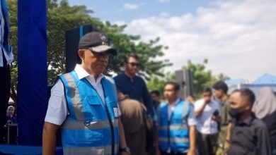 Gubernur Sulawesi Tengah Anwar Hafid usai menyampaikan sambutan dalam peluncuran Program Berani Lancar senilai Rp604,8 miliar di Desa Kota Pulu, Kecamatan Dolo, Kabupaten Sigi, Minggu (7/6/2026).
