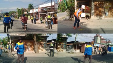 Petugas Dinas Bina Marga Provinsi Sulawesi Tengah melakukan pengukuran dan penandaan titik (MC-0) di ruas Palu–Kulawi, Kabupaten Sigi, Selasa (9/6/2026). Kegiatan ini merupakan tahap awal Program Berani Lancar sebelum pekerjaan fisik jalan dimulai.