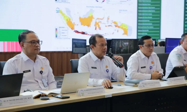 Jajaran BMKG saat menyampaikan pemutakhiran informasi iklim dan prediksi musim kemarau 2026 di Jakarta, Rabu (10/6/2026). (Dok. BMKG)