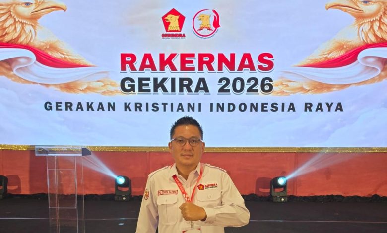 Ketua PD GEKIRA Sulawesi Tengah, Jemmy Langelo, berpose di sela Rakernas GEKIRA 2026. Kegiatan yang diikuti perwakilan pengurus dari berbagai provinsi ini menjadi wadah mempererat koordinasi dan menyelaraskan program organisasi dengan agenda pembangunan nasional.