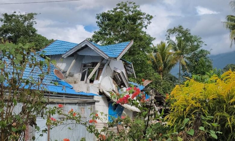 Bangunan warga di Kamarora B, Kecamatan Nokilalaki, Kabupaten Sigi, Sulawesi Tengah, mengalami kerusakan akibat gempa Magnitudo 6,7. (Dok. Humas Polres Sigi)