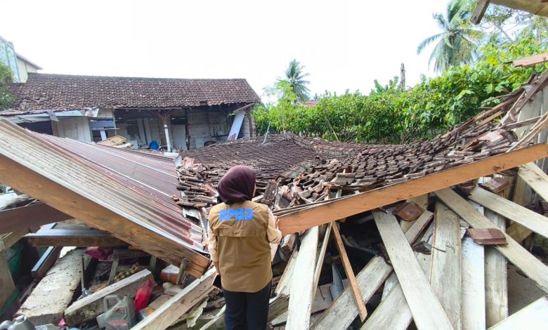 Rumah warga mengalami kerusakan akibat gempa bumi Magnitudo 6,7 di Kabupaten Parigi Moutong, Sulawesi Tengah, Selasa (16/6/2026). BNPB mencatat sedikitnya 6.458 jiwa terdampak gempa di Sulawesi Tengah, dengan Kabupaten Sigi menjadi wilayah yang mengalami dampak terbesar. Foto: BPBD Kabupaten Parigi Moutong.