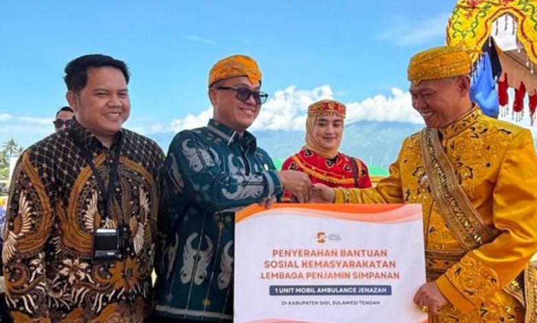 Penyerahan simbolis bantuan satu unit ambulans jenazah dari LPS kepada Pemerintah Kabupaten Sigi dalam rangka HUT ke-18 Kabupaten Sigi, Rabu (24/6/2026). Ambulans tersebut akan memperkuat layanan RSUD Tora Belo. (Dok. RSUD Tora Belo)