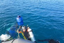 Tim SAR Gabungan melakukan pencarian hari kedua terhadap Nasrin (30), korban yang dilaporkan tenggelam di Pantai Salumbone, Desa Labuan, Kecamatan Labuan, Kabupaten Donggala, Jumat (26/6/2026). Pencarian dilakukan melalui penyisiran di permukaan laut, penyelaman, serta pemantauan udara menggunakan drone thermal.