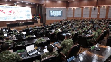 Kepala BNPB Suharyanto memberikan pembekalan strategi penguatan posko komando bencana kepada Pasis Sesko TNI di Bandung, Kamis (25/6).