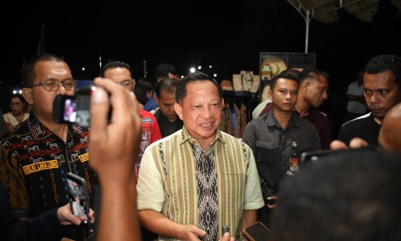 Mendagri Muhammad Tito Karnavian menghadiri Parade Tenun dan Fashion Show di Kabupaten Belu, Nusa Tenggara Timur, Jumat (26/6/2026).