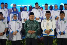 Gubernur Sulawesi Tengah Anwar Hafid (depan, kedua kanan) menghadiri pelantikan Pengurus Wilayah IKA PMII Sulawesi Tengah di Palu, Minggu (28/6/2026). Anwar mendorong keadilan fiskal bagi daerah penghasil sumber daya alam guna memperkuat pembangunan dan pelayanan publik.