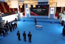 Kepala BNPB Letjen TNI Dr. Suharyanto melantik tiga Pejabat Pimpinan Tinggi Pratama di Graha BNPB, Jakarta, Senin (29/6), yang menandai pertama kalinya personel TNI dan Polri aktif mengisi jabatan struktural Eselon II di BNPB.