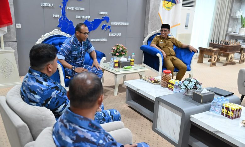 Gubernur Sulawesi Tengah Anwar Hafid menerima Komandan Lanud Sultan Hasanuddin Kolonel Pnb Vincentius Endy Hary Putra di Palu, Senin (29/6/2026).