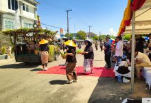 Kendaraan hias melintas pada Pawai Budaya Irau Tengkayu XV 2026 di Kota Tarakan, Sabtu (4/7/2026). Pawai budaya menjadi bagian dari rangkaian perayaan Irau Tengkayu sekaligus ajang perlombaan yang diikuti berbagai instansi, komunitas, paguyuban, perguruan tinggi, dan pelajar.