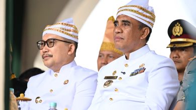 Gubernur Anwar Hafid dan Bupati Amirudin Tamoreka pada HUT ke-66 Banggai saat menegaskan sinergi Program 9 Berani dan 9 Gerbang Banggai.