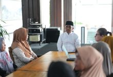 Gubernur Anwar Hafid menerima aspirasi warga Tanjung Sari dan berjanji mengawal penyelesaian sengketa lahan di Kabupaten Banggai.