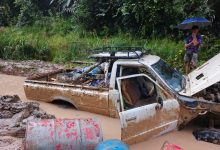 Jalan penghubung di Kecamatan Krayan Selatan, Nunukan, rusak akibat longsor yang mengakibatkan 1.507 warga di 13 desa masih terisolasi. Foto: BPBD Kabupaten Nunukan