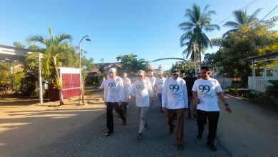 Jalan sehat Milad ke-99 Alkhairaat di Bintauna, Kabupaten Bolaang Utara, diikuti ratusan siswa, santri, guru, dan pengurus Alkhairaat.