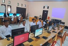 Peserta mengikuti Seleksi Substansi Bakal Calon Kepala Sekolah (BCKS) Tahun 2026 di Tempat Seleksi Substansi (TSS) SMKN 1 Ampana Kota, Kabupaten Tojo Una-Una, Senin (20/7/2026). Sebanyak 47 peserta mengikuti tahapan seleksi yang diselenggarakan Dinas Pendidikan dan Kebudayaan Tojo Una-Una untuk menjaring calon pemimpin sekolah periode penugasan 2026. (Foto: Istimewa)