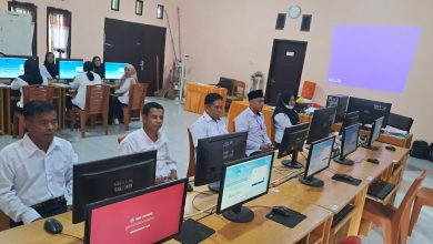 Peserta mengikuti Seleksi Substansi Bakal Calon Kepala Sekolah (BCKS) Tahun 2026 di Tempat Seleksi Substansi (TSS) SMKN 1 Ampana Kota, Kabupaten Tojo Una-Una, Senin (20/7/2026). Sebanyak 47 peserta mengikuti tahapan seleksi yang diselenggarakan Dinas Pendidikan dan Kebudayaan Tojo Una-Una untuk menjaring calon pemimpin sekolah periode penugasan 2026. (Foto: Istimewa)