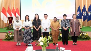 Wakil Menteri Dalam Negeri Ribka Haluk menghadiri Women's Leadership Forum 2026 di Kantor Lembaga Administrasi Negara (LAN), Jakarta, Senin (27/7/2026). Salah satu pokok pembahasan forum adalah penguatan kepemimpinan perempuan melalui kebijakan berbasis data dan riset. Foto: Kemendagri.