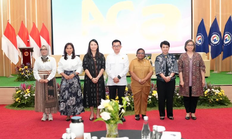Wakil Menteri Dalam Negeri Ribka Haluk menghadiri Women's Leadership Forum 2026 di Kantor Lembaga Administrasi Negara (LAN), Jakarta, Senin (27/7/2026). Salah satu pokok pembahasan forum adalah penguatan kepemimpinan perempuan melalui kebijakan berbasis data dan riset. Foto: Kemendagri.
